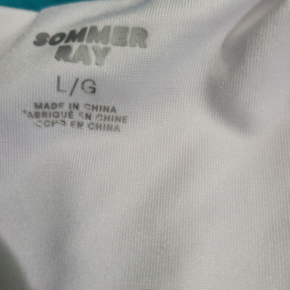 Shinny white crop top - Picture 3 of 3